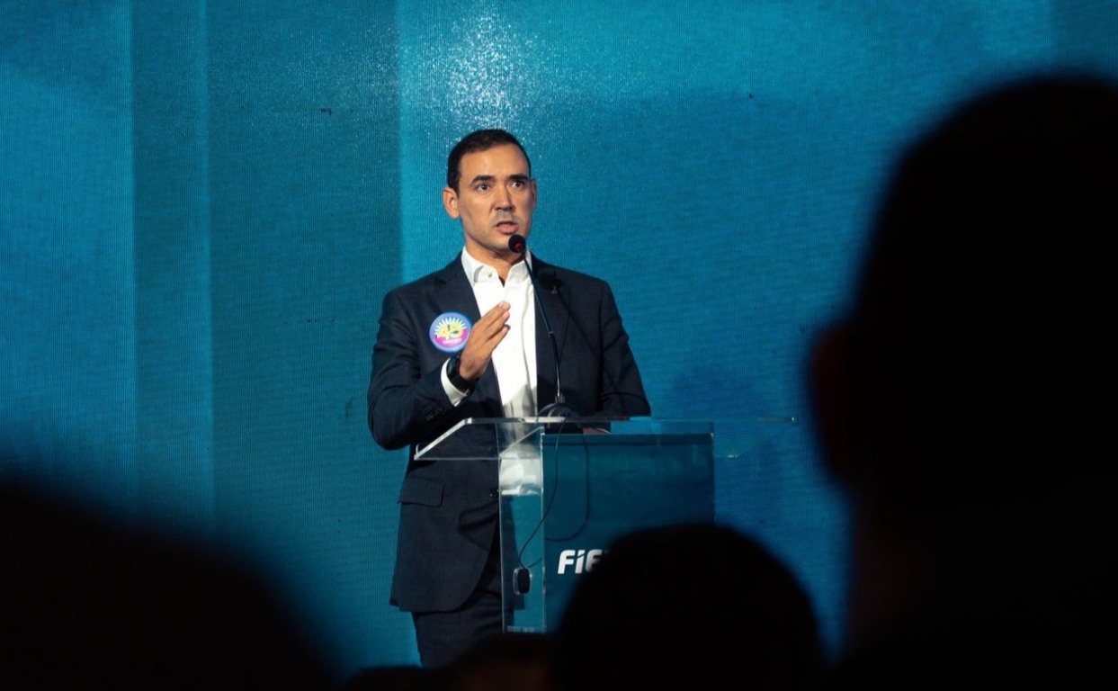 Em debate, Vicentinho se compromete a romper com burocracia e continuísmo Em debate, Vicentinho se compromete a romper com burocracia e continuísmo