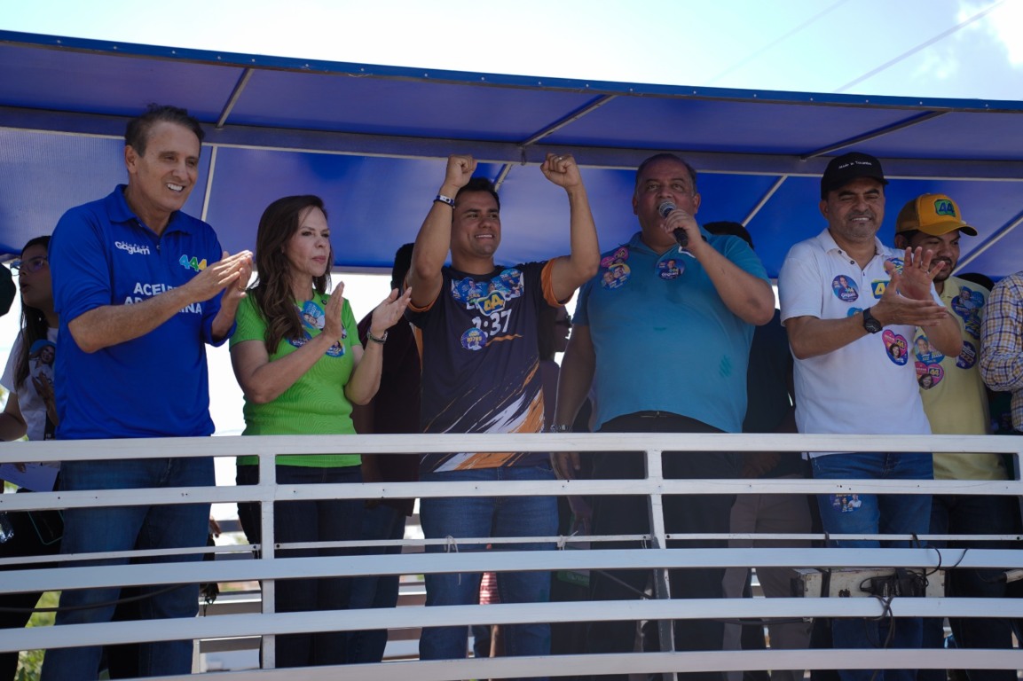 Ao lado de Wanderlei, Dorinha, Gomes e Gaguim, Lucas Campelo reúne milhares de pessoas em Araguaína e se consolida como nova força política do estado Ao lado de Wanderlei, Dorinha, Gomes e Gaguim, Lucas Campelo reúne milhares de pessoas em Araguaína e se consolida como nova força política do estado