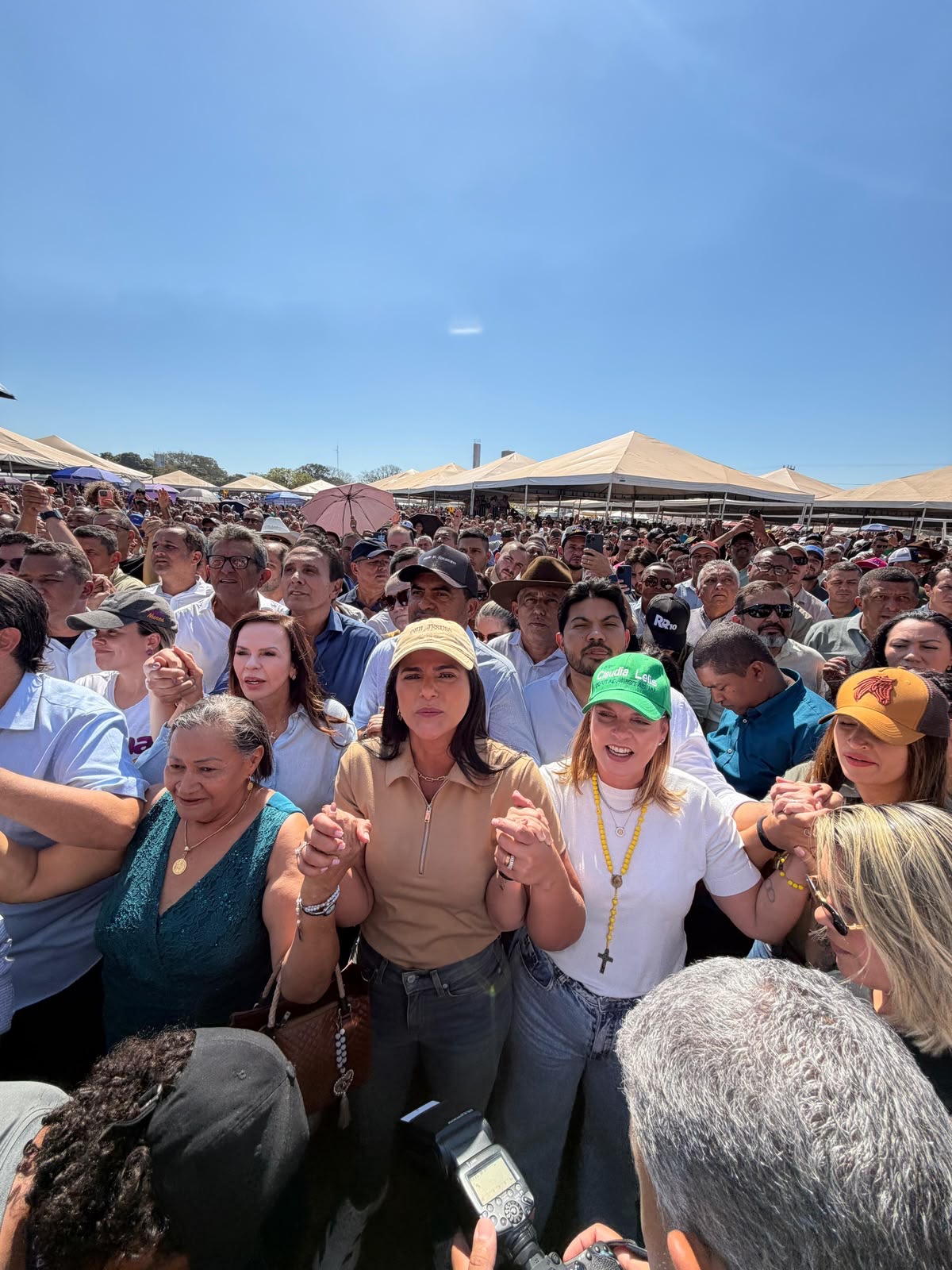 Claudia Lelis prestigia Romaria do Senhor do Bonfim e destaca a força da cultura e da fé em Natividade