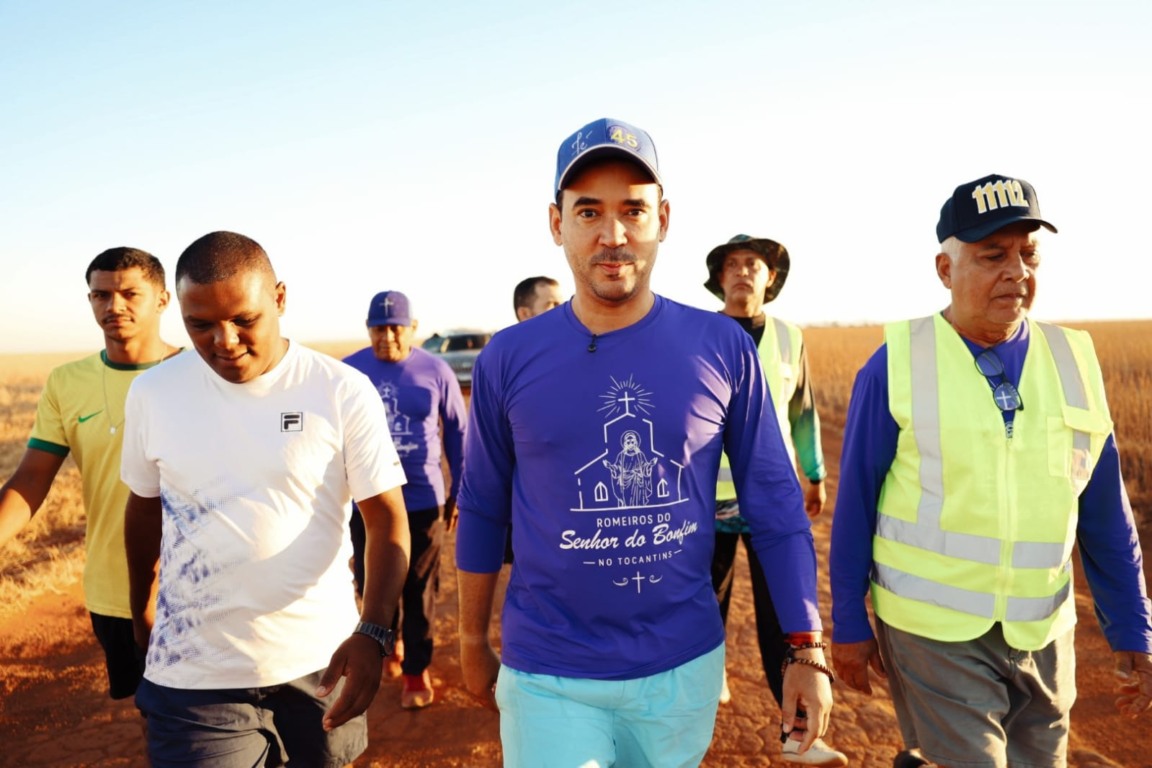 No quarto dia, Vicentinho ultrapassa 100 km de caminhada rumo ao Senhor do Bonfim No quarto dia, Vicentinho ultrapassa 100 km de caminhada rumo ao Senhor do Bonfim