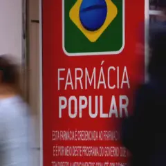 O paciente pode retirar o medicamento mediante apresenta&ccedil;&atilde;o de receita m&eacute;dica v&aacute;lida, &mdash; Foto: Reprodu&ccedil;&atilde;o/RBS TV