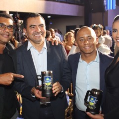 Governador Wanderlei Barbosa e primeira-dama Karynne Sotero prestigiam Baile da APRA em homenagem ao Dia do Soldado