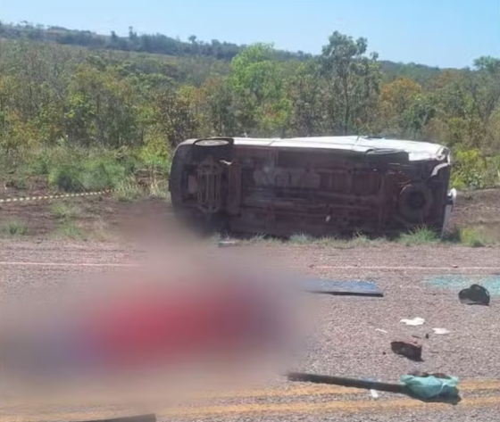 Acidente com van de trabalhadores deixa quatro mortos na TO-130 Acidente com van de trabalhadores deixa quatro mortos na TO-130