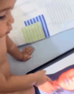 Beb&ecirc; reconheceu foto de parente que morreu antes de ela nascer e afirmou ser a pr&oacute;pria pessoa - Foto: Reprodu&ccedil;&atilde;o/Loyse Ara&uacute;jo
