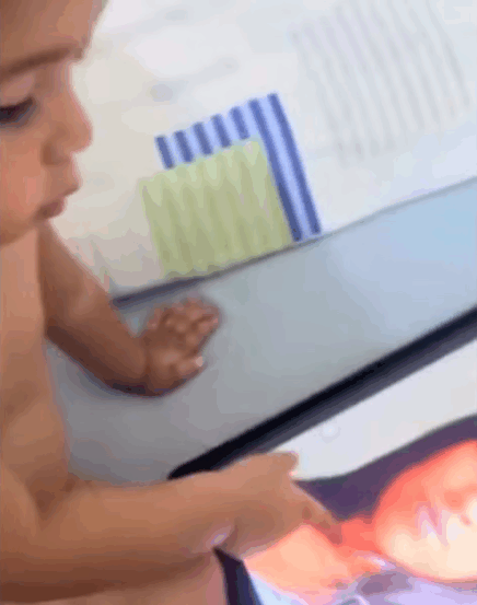 Bebê reconheceu foto de parente que morreu antes de ela nascer e afirmou ser a própria pessoa - Foto: Reprodução/Loyse Araújo
