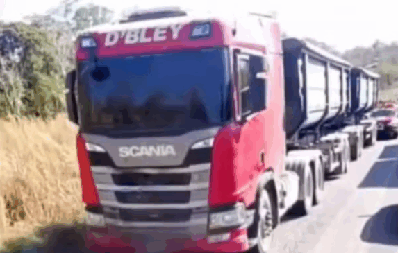 Motociclista de 48 anos morre após bater em carreta na TO-040