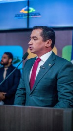 Alexandre Guimar&atilde;es assina pedidos de CPI relacionados ao STF e defende an&aacute;lise do Senado