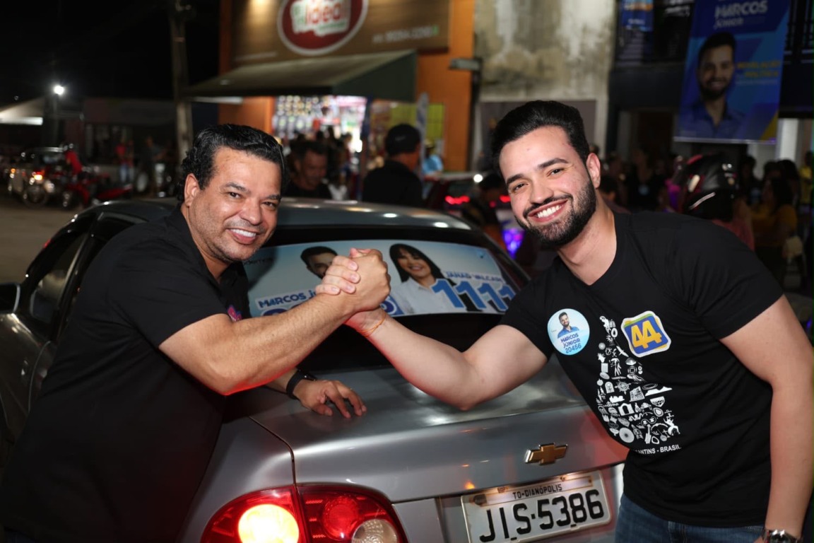 Adesivaço com Jailton Bezerra mobiliza Dianópolis em apoio a Marcos Júnior Adesivaço com Jailton Bezerra mobiliza Dianópolis em apoio a Marcos Júnior