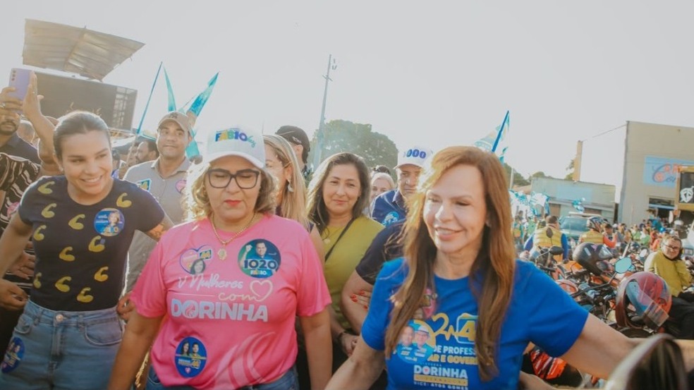 Em Araguaína, Dorinha percorre comércio ao lado de Wagner e reforça parceria: “Vamos trabalhar muito juntos” Em Araguaína, Dorinha percorre comércio ao lado de Wagner e reforça parceria: “Vamos trabalhar muito juntos”