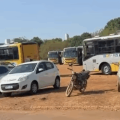 Motoristas param &ocirc;nibus por atraso em sal&aacute;rios e amea&ccedil;am nova paralisa&ccedil;&atilde;o em Palmas