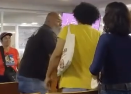 Jornalista é agredido dentro da Câmara de Palmas; Sindjor denuncia fala homofóbica e cobra apuração Jornalista é agredido dentro da Câmara de Palmas; Sindjor denuncia fala homofóbica e cobra apuração