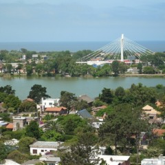 
Vista da Ponte Am&eacute;ricas, no horizonte de Canelones, divisa com a capital Montevid&eacute;u &mdash; Foto: divulga&ccedil;&atilde;o