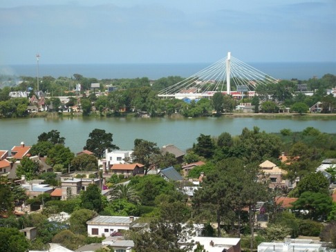 
Vista da Ponte Américas, no horizonte de Canelones, divisa com a capital Montevidéu — Foto: divulgação