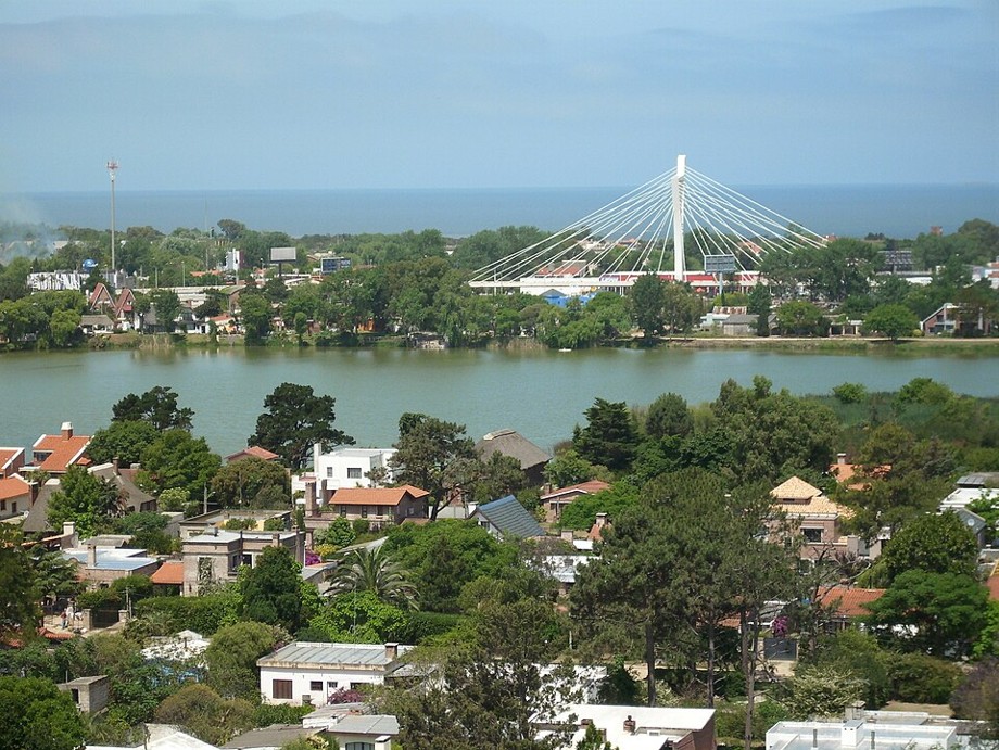 Vista da Ponte Américas, no horizonte de Canelones, divisa com a capital Montevidéu — Foto: divulgação
Vista da Ponte Américas, no horizonte de Canelones, divisa com a capital Montevidéu — Foto: divulgação