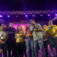 Em palanque do grupo em Gurupi, Wanderlei mostra proximidade popular e pede que servidores votem em Dorinha: &ldquo;&eacute; uma continuidade muito melhor&rdquo;