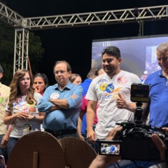 Eli Borges participa de com&iacute;cio ao lado de Dorinha e &aacute; Gazeta nega especula&ccedil;&otilde;es sobre mudan&ccedil;a de lado: &ldquo;respeito a chapa de l&aacute; mas mantenho a minha posi&ccedil;&atilde;o&rdquo;&nbsp;
