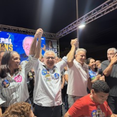 Em com&iacute;cio, Eduardo Siqueira se emociona ao destacar apoio e amizade e pede que Palmas ajude a eleger Jair: &ldquo;vai ser o mais votado da hist&oacute;ria dessa elei&ccedil;&atilde;o&rdquo;