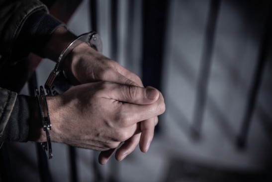 Réu deverá cumprir a pena inicialmente em regime fechado e não poderá recorrer em liberdade