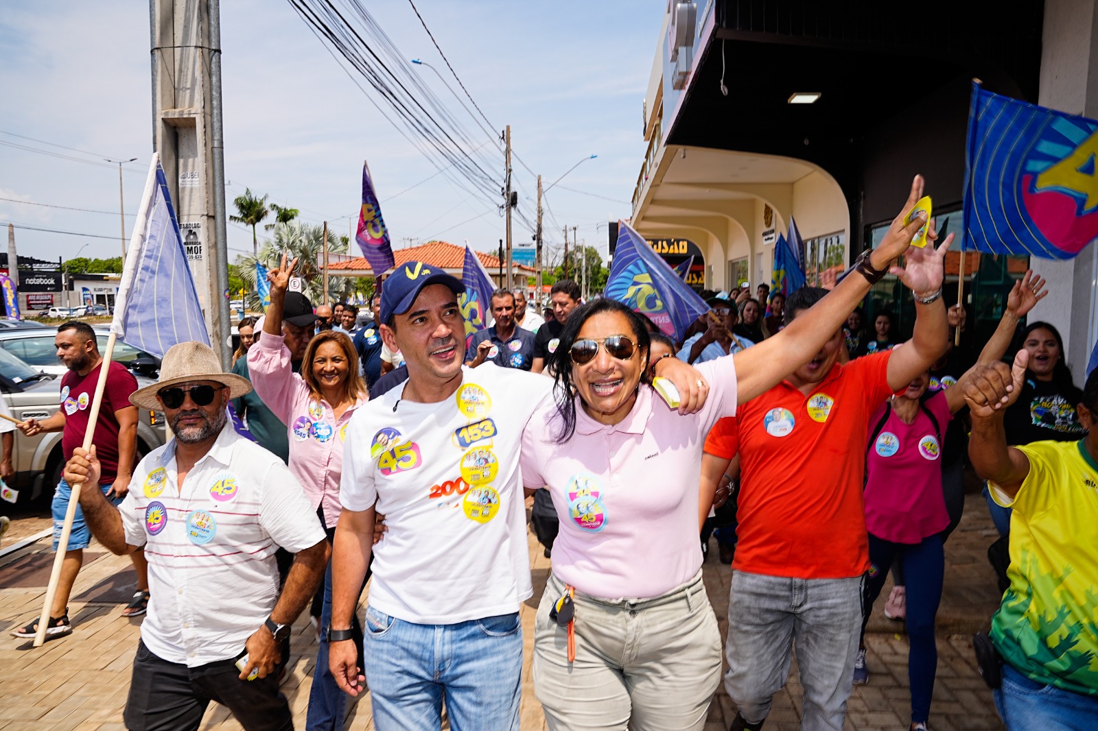 Reta final: Vicentinho visita comércio da JK e mira indecisos