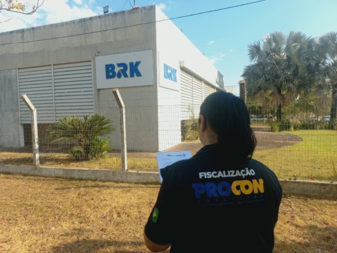 BRK é notificada após moradores relatarem três dias sem água e fornecimento com mau cheiro