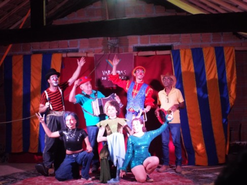 Circo Os Kaco e Associação Quilombola promovem evento solidário inédito no Jalapão e garantem recursos para casa de farinha comunitária
