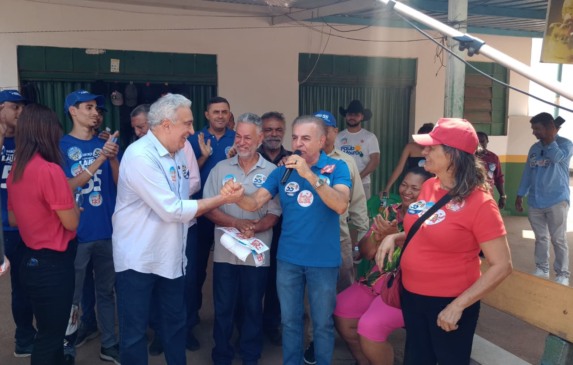 Mourão faz caminhadas e carreata pelo Sudeste ao lado de Laurez e destaca políticas de Lula