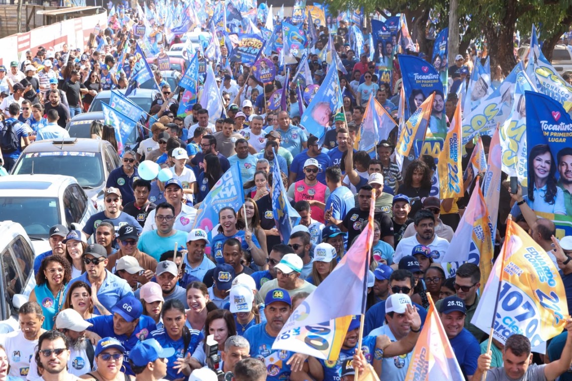 Com prefeito, Wanderlei e aliados majoritários, Dorinha leva multidão à Avenida Tocantins e discursa no carro de som: “a maior pesquisa é essa” Com prefeito, Wanderlei e aliados majoritários, Dorinha leva multidão à Avenida Tocantins e discursa no carro de som: “a maior pesquisa é essa”
