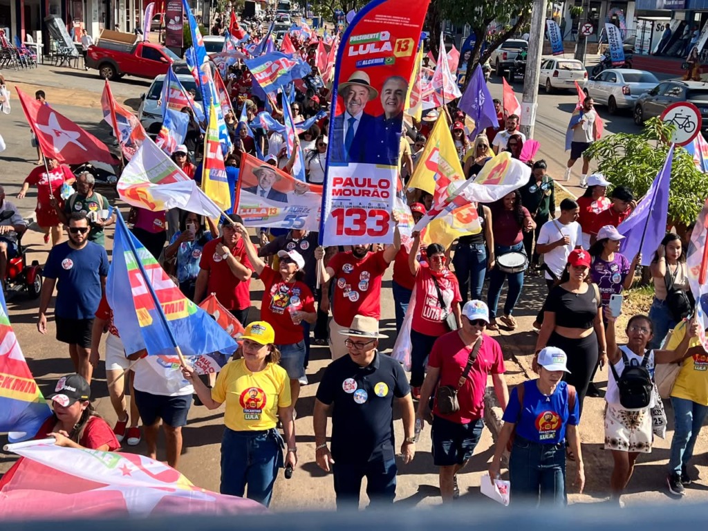 Caminhada de Lula mobiliza Taquaralto, destaca benefícios e programas e Kátia vai pra cima: “Não vamos permitir retrocesso” Caminhada de Lula mobiliza Taquaralto, destaca benefícios e programas e Kátia vai pra cima: “Não vamos permitir retrocesso”