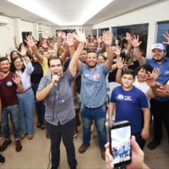 Em Colinas, Ricardo Ayres fala em respeito ao eleitor e refor&ccedil;a apoio a Dorinha e Eduardo Gomes