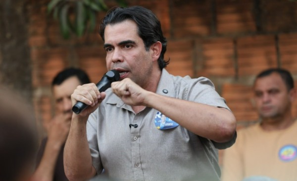 Ricardo Ayres