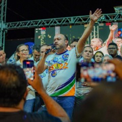 Na disputa de federal, Sandoval re&uacute;ne grande p&uacute;blico e 15 prefeitos em ato de campanha em Colinas
