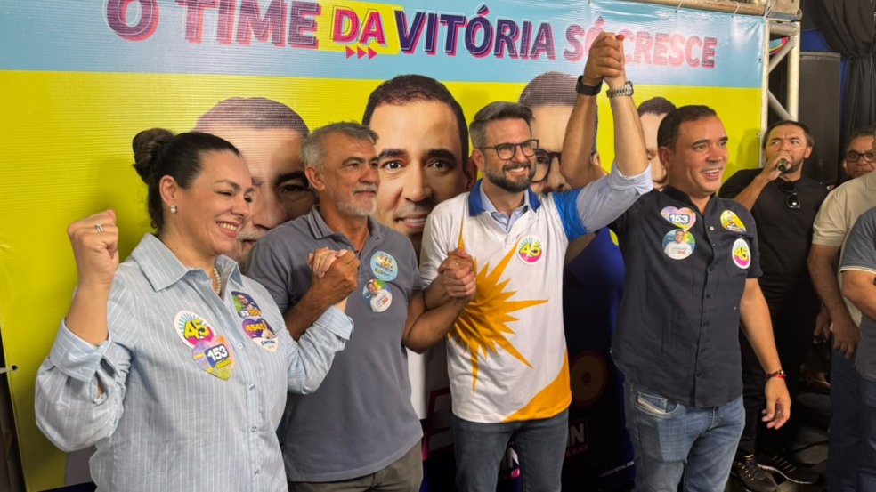Com Cinthia já no palanque, Mantoan desembarca de vez do barco de Laurez e adere a Vicentinho a 16 dias das eleições: “tem que ter coragem” Com Cinthia já no palanque, Mantoan desembarca de vez do barco de Laurez e adere a Vicentinho a 16 dias das eleições: “tem que ter coragem”