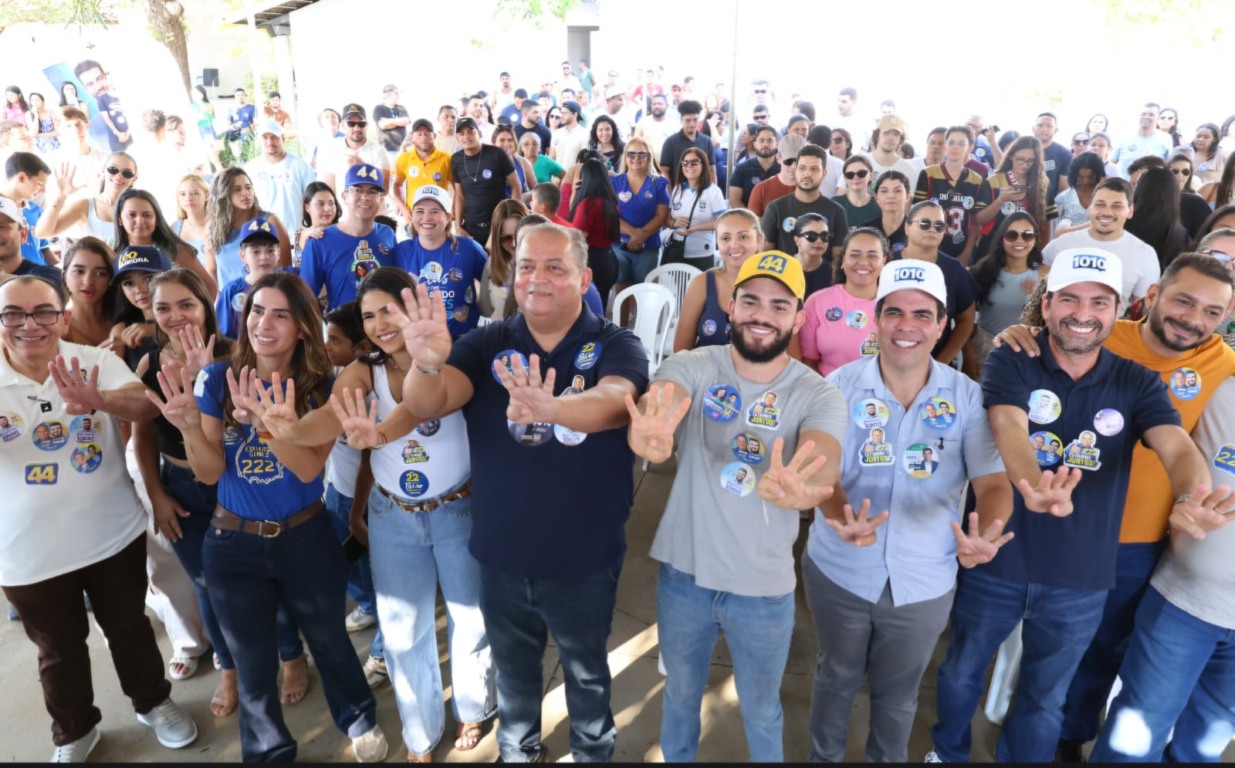 Eduardo Gomes reúne universitários em Paraíso e propõe articulação por novos investimentos Eduardo Gomes reúne universitários em Paraíso e propõe articulação por novos investimentos