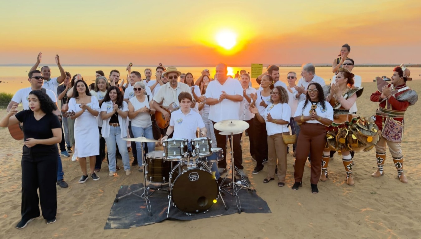 Filho do saudoso poeta, Eduardo Gomes recebe homenagem de artistas do Tocantins e destaca atuação pela cultura Filho do saudoso poeta, Eduardo Gomes recebe homenagem de artistas do Tocantins e destaca atuação pela cultura