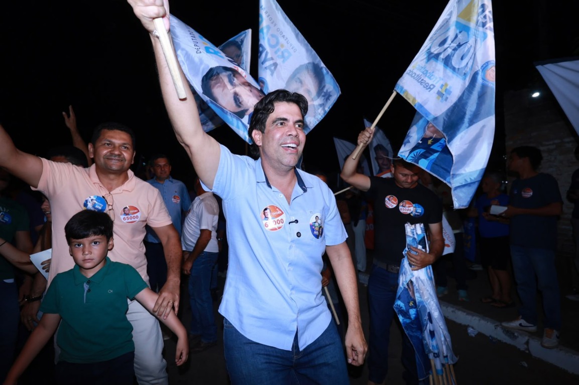 Com campanha em 123 municípios e 51 prefeitos aliados, Ricardo Ayres entra na reta final como um dos favoritos Com campanha em 123 municípios e 51 prefeitos aliados, Ricardo Ayres entra na reta final como um dos favoritos