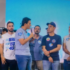 Ao lado de lideran&ccedil;as, Irat&atilde; Abreu dialoga com diferentes setores durante agendas em Palmas