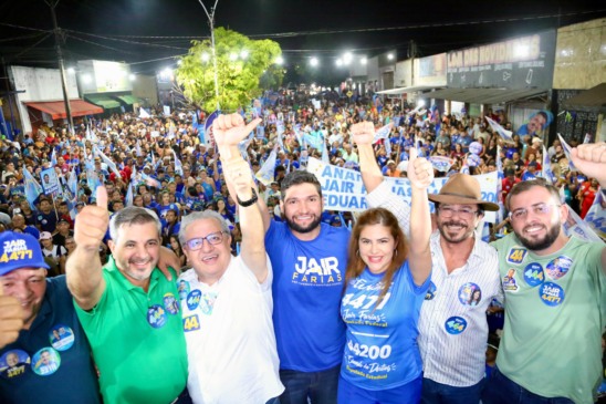 Milhares se reúnem em Ananás em apoio a Jair Farias: “Vocês vão me colocar no Congresso Nacional”