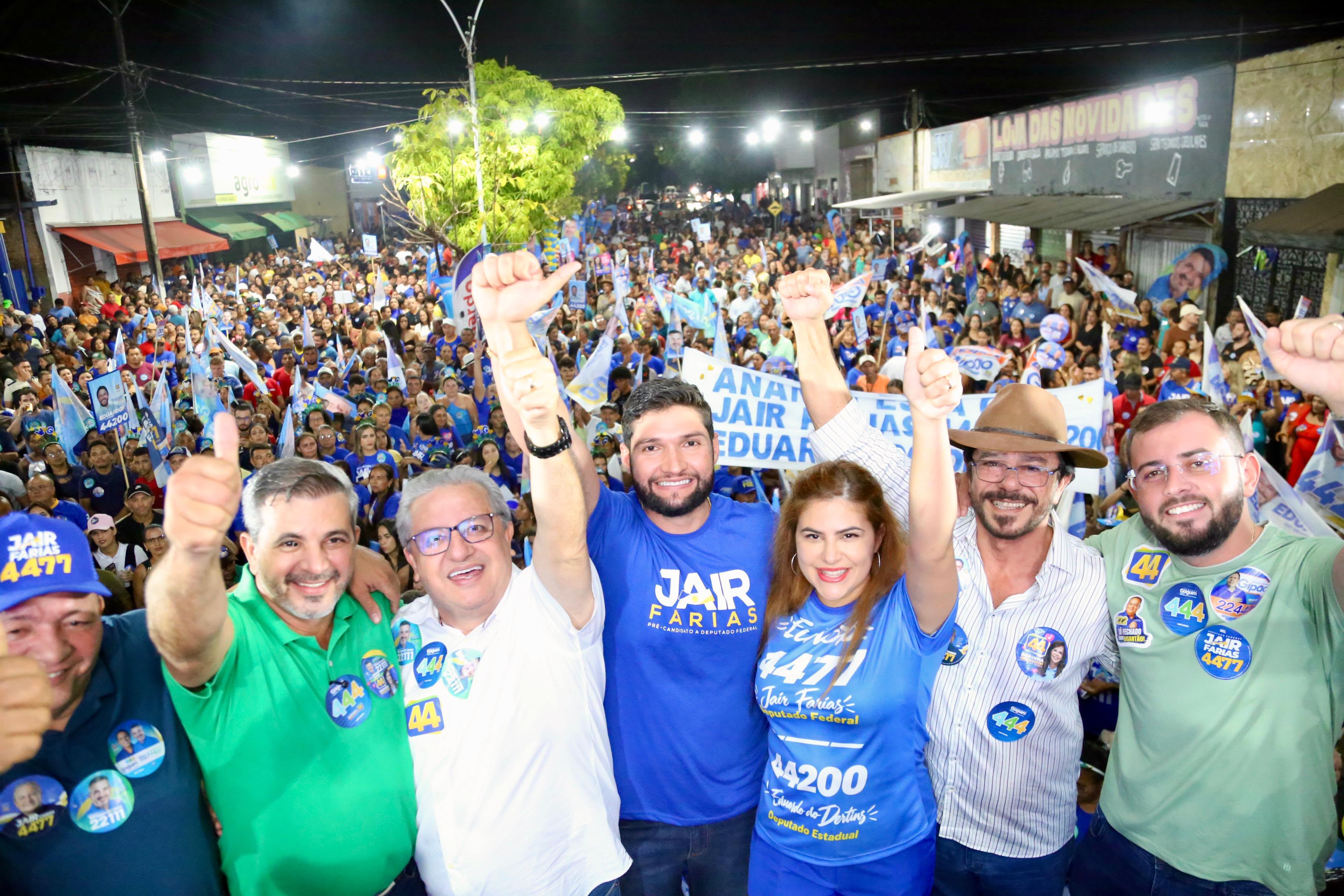 Milhares se reúnem em Ananás em apoio a Jair Farias: “Vocês vão me colocar no Congresso Nacional”