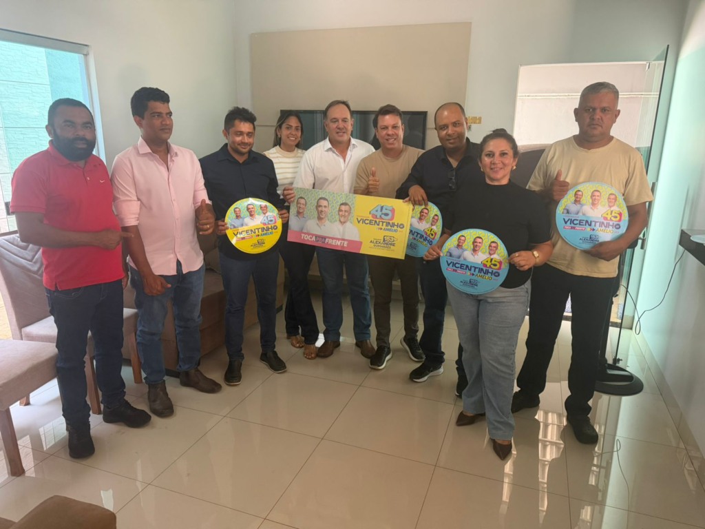 Vereadores de Tocantinópolis reafirmam apoio a Vicentinho e Amélio Cayres Vereadores de Tocantinópolis reafirmam apoio a Vicentinho e Amélio Cayres
