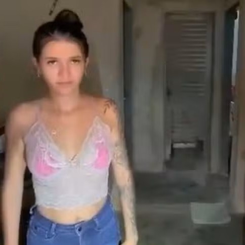 Maria Luiza, de 22 anos, é suspeita de integrar uma quadrilha interestadual de agiotagem e extorsão — Foto: Reprodução Maria Luiza, de 22 anos, é suspeita de integrar uma quadrilha interestadual de agiotagem e extorsão — Foto: Reprodução