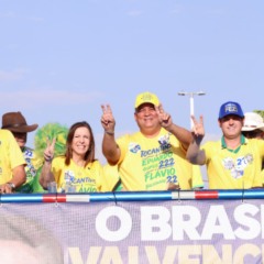 Eduardo Gomes destaca apoio e voto em Fl&aacute;vio Bolsonaro e v&ecirc; crescimento da campanha na reta final