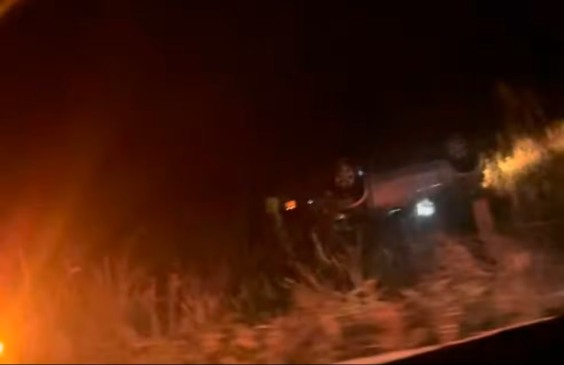 Mulher morre após caminhonete capotar na BR-153, no trecho que fica em Colinas do Tocantins — Foto: Reprodução/Colinas Notícias