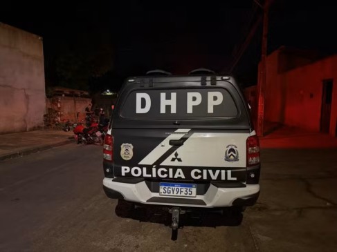 Homem foi morto a tiros dentro de casa na região sul de Palmas (TO) — Foto: Reprodução/TV Anhanguera e Jornal Sou de Palmas