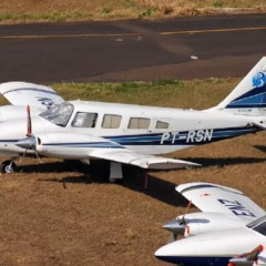 Aeronave EMB 810D SENECA III com prefixo PT-RSN &mdash; Foto: Reprodu&ccedil;&atilde;o/Jetphotos/Isa Albergaria Spilimbergo