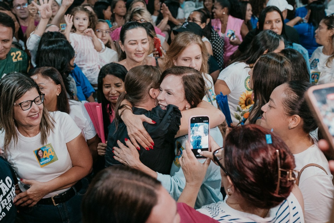 Dorinha ouve histórias de dor e superação e assume compromissos diante de mais de mil mulheres Dorinha ouve histórias de dor e superação e assume compromissos diante de mais de mil mulheres