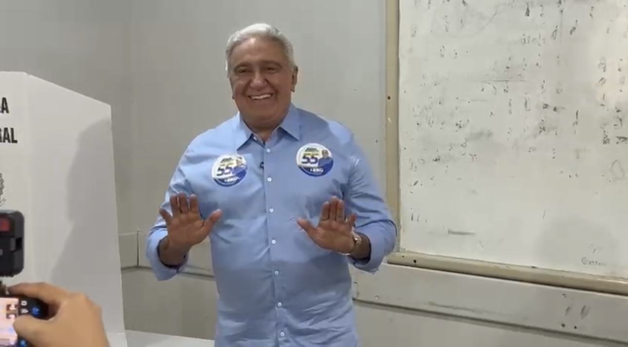 Primeiro candidato ao Governo a votar, Laurez Moreira demonstra confiança: "sentimento de dever cumprido" Primeiro candidato ao Governo a votar, Laurez Moreira demonstra confiança: "sentimento de dever cumprido"