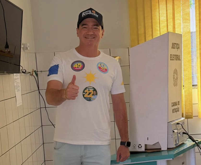 Senador eleito, Guimarães vota em Araguaína: “Vontade de fazer a mudança acontecer” Senador eleito, Guimarães vota em Araguaína: “Vontade de fazer a mudança acontecer”