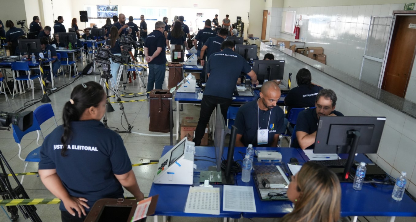 Auditoria verifica funcionamento de 20 urnas eletrônicas em Palmas neste domingo