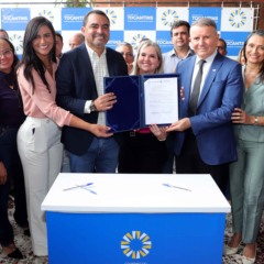 Governador Wanderlei Barbosa entrega 19 caminhonetes para fortalecer a rede de assist&ecirc;ncia social em munic&iacute;pios tocantinenses - Foto: Aldemar Ribeiro/Governo do Tocantins