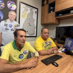 A horas das urnas, Eduardo Gomes e Gaguim participam de live nacional com&nbsp;&nbsp;Fl&aacute;vio Bolsonaro que pede elei&ccedil;&atilde;o dos dois no Tocantins&nbsp;